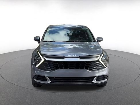 Used 2025 Kia Sportage LX image 4