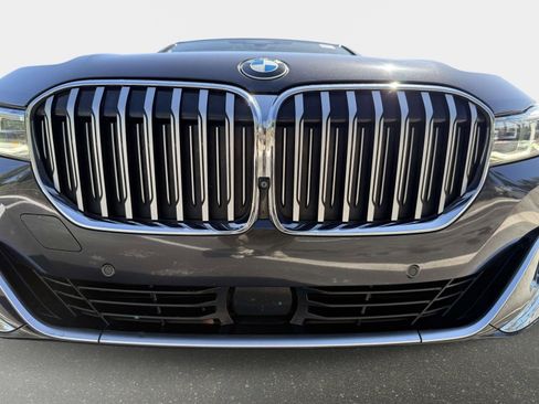 Used 2022 BMW 740i 740i w/ Premium Package image 22
