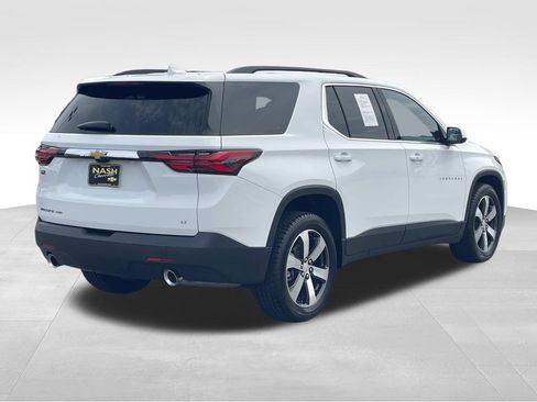 Used 2023 Chevrolet Traverse LT w/ LT Premium Package AWD/4WD image 3