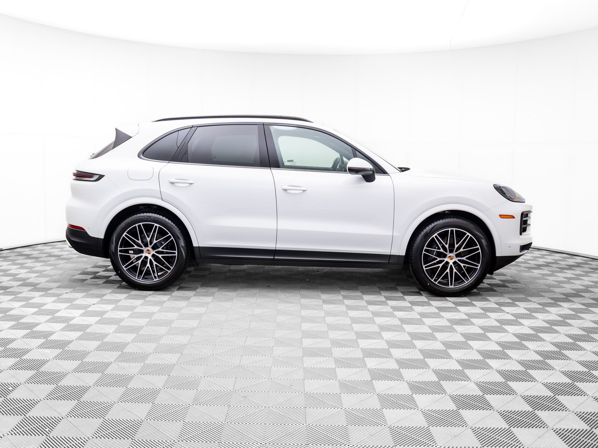 Certified 2026 Porsche Cayenne AWD/4WD image 7