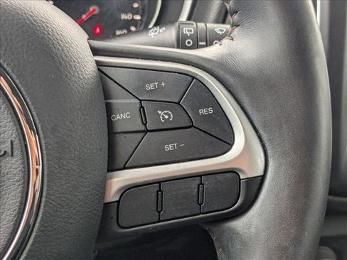 Used 2020 Jeep Compass Latitude w/ Premium Lighting Group image 5