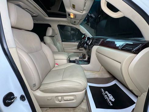 Used 2011 Lexus LX 570 4WD w/ Luxury Pkg image 53
