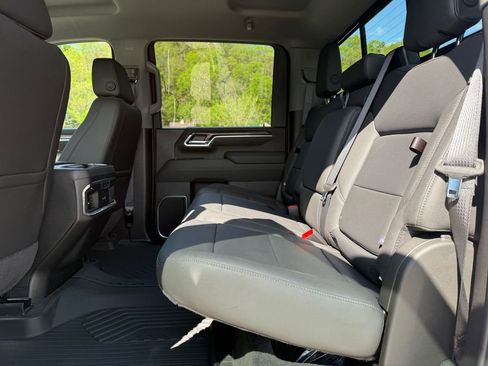 Used 2026 Chevrolet Silverado 2500 LTZ w/ LTZ Premium Package AWD/4WD image 36