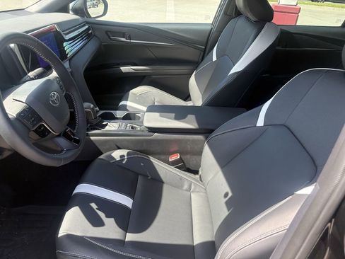 Certified 2026 Toyota Camry Hybrid image 8