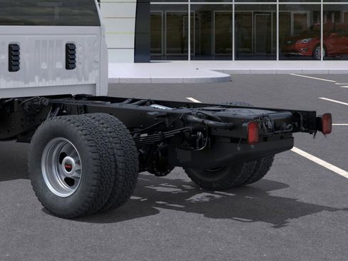 New 2025 GMC Sierra 3500 Pro w/ Convenience Package image 14
