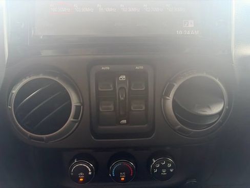 Used 2014 Jeep Wrangler Unlimited Sahara AWD/4WD image 24
