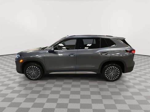 New 2026 Volkswagen Tiguan S w/ 18" Wheel Package AWD/4WD image 9