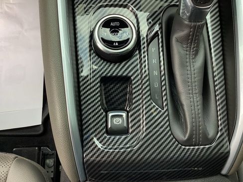 Used 2024 Chevrolet Colorado ZR2 w/ ZR2 Convenience Package III AWD/4WD image 34