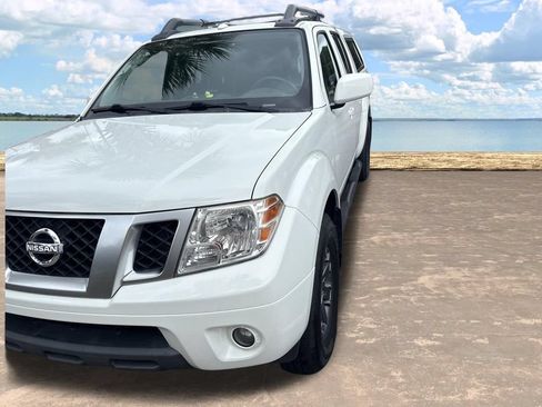 Used 2017 Nissan Frontier PRO-4X w/ Pro-4x Luxury Package AWD/4WD image 4