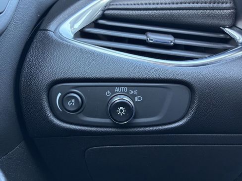 Used 2016 Chevrolet Malibu Premier w/ Driver Confidence Package II image 22