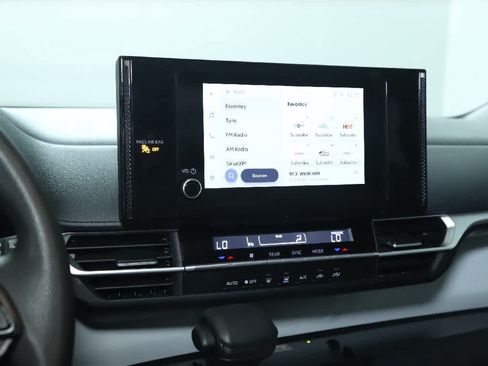 Certified 2025 Toyota Sienna LE AWD/4WD image 25