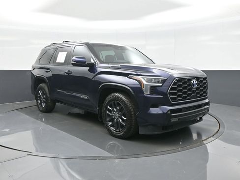 Certified 2023 Toyota Sequoia Platinum AWD/4WD image 1