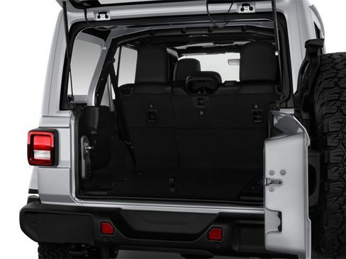 Used 2025 Jeep Wrangler Unlimited Sahara w/ Safety Group image 7