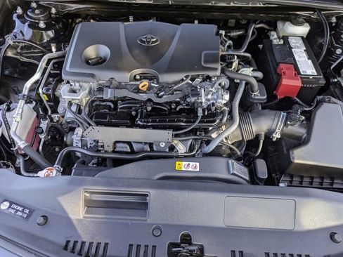 Used 2024 Toyota Camry SE image 32