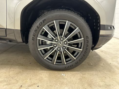 Certified 2025 Lexus GX 550 w/ Accessory Package (2T) AWD/4WD image 13