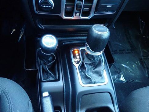Used 2023 Jeep Wrangler Unlimited Sport AWD/4WD image 19
