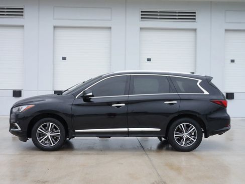 Used 2019 INFINITI QX60 Luxe w/ Essential Package image 7