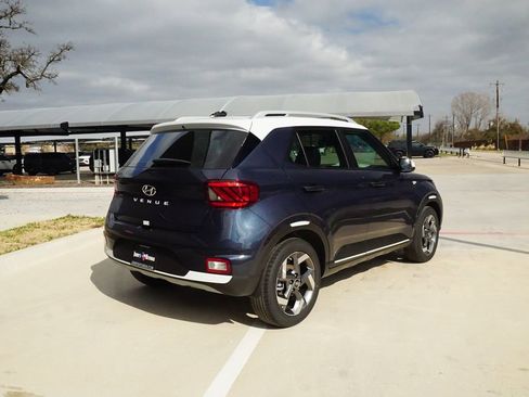 New 2026 Hyundai Venue SEL image 8