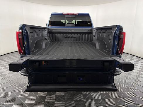 New 2026 GMC Sierra 2500 Denali Ultimate AWD/4WD image 17