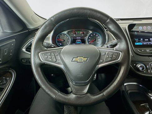 Used 2017 Chevrolet Malibu Premier w/ Premier Sun and Wheel Package image 11