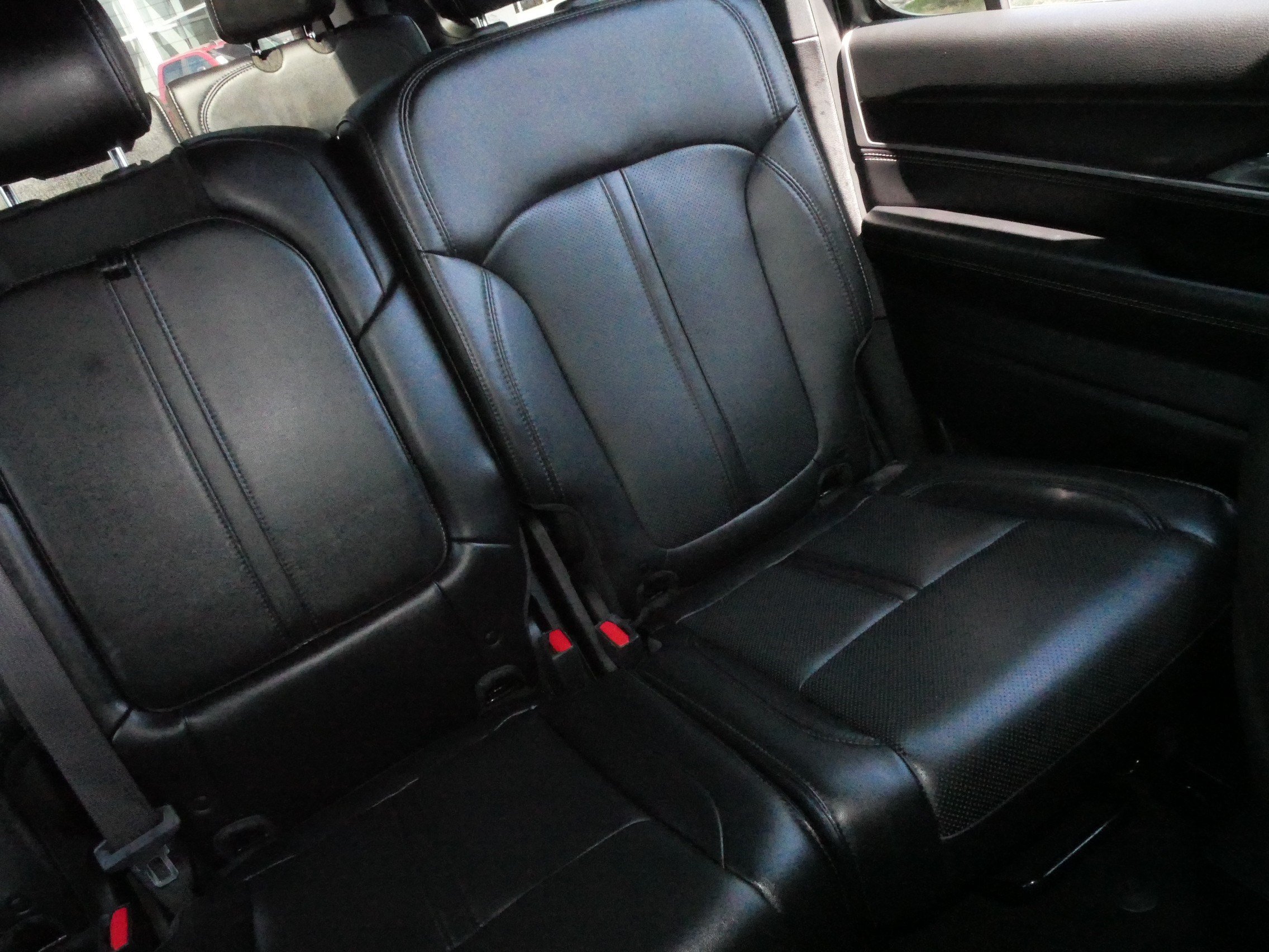Used 2023 Jeep Wagoneer 4WD w/ Premium Group I image 14