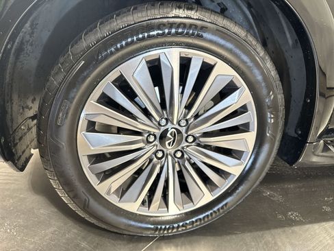 Used 2022 INFINITI QX80 Sensory w/ All-Season Package image 10