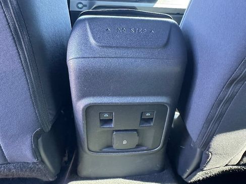 Used 2022 Ford Bronco 4-Door AWD/4WD image 25