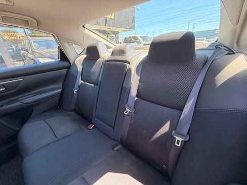 Used 2016 Nissan Altima 2.5 SR FWD image 14