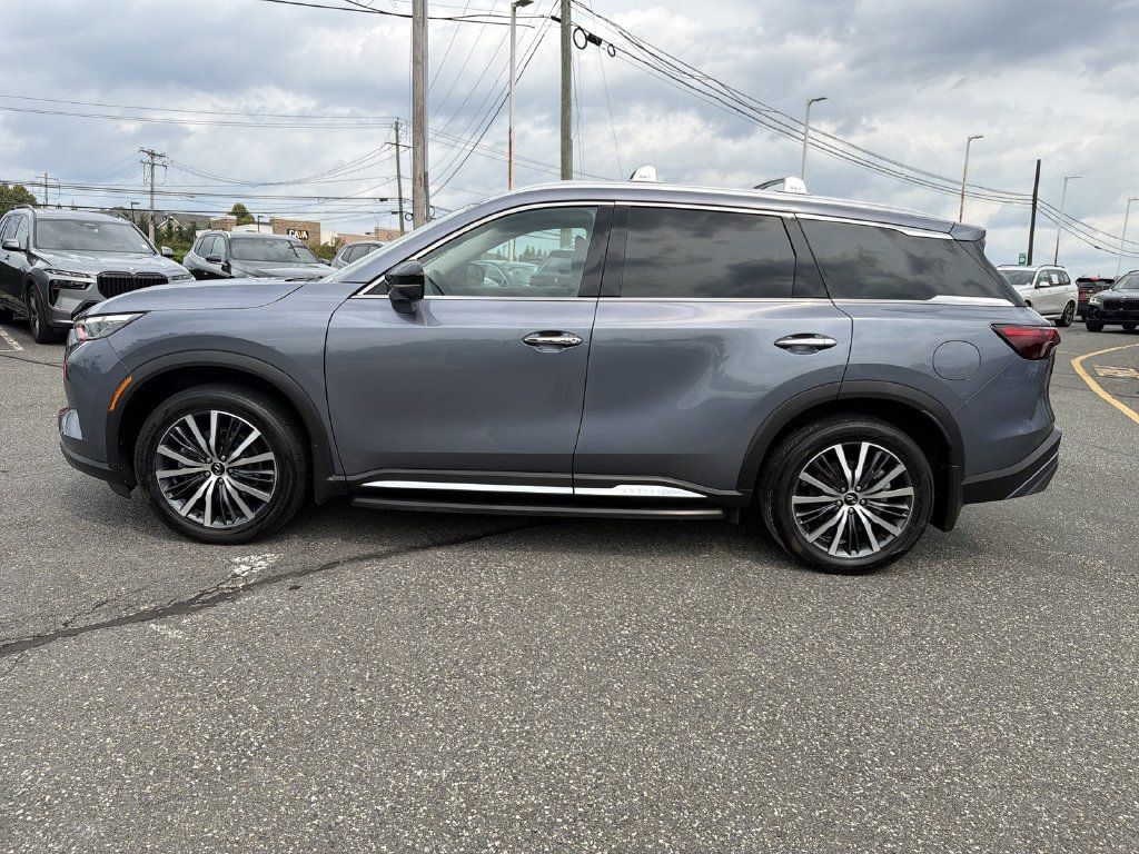 Used 2023 INFINITI QX60 Sensory AWD/4WD image 11
