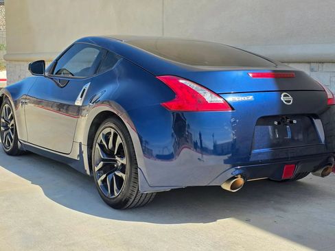 Used 2015 Nissan 370Z Coupe RWD image 3