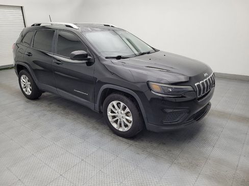 Used 2020 Jeep Cherokee Latitude FWD image 11