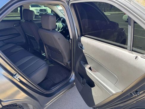 Used 2017 Chevrolet Equinox LT w/ Convenience Package image 13
