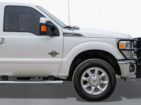 Used 2016 Ford F250 Lariat w/ Lariat Interior Package image 7