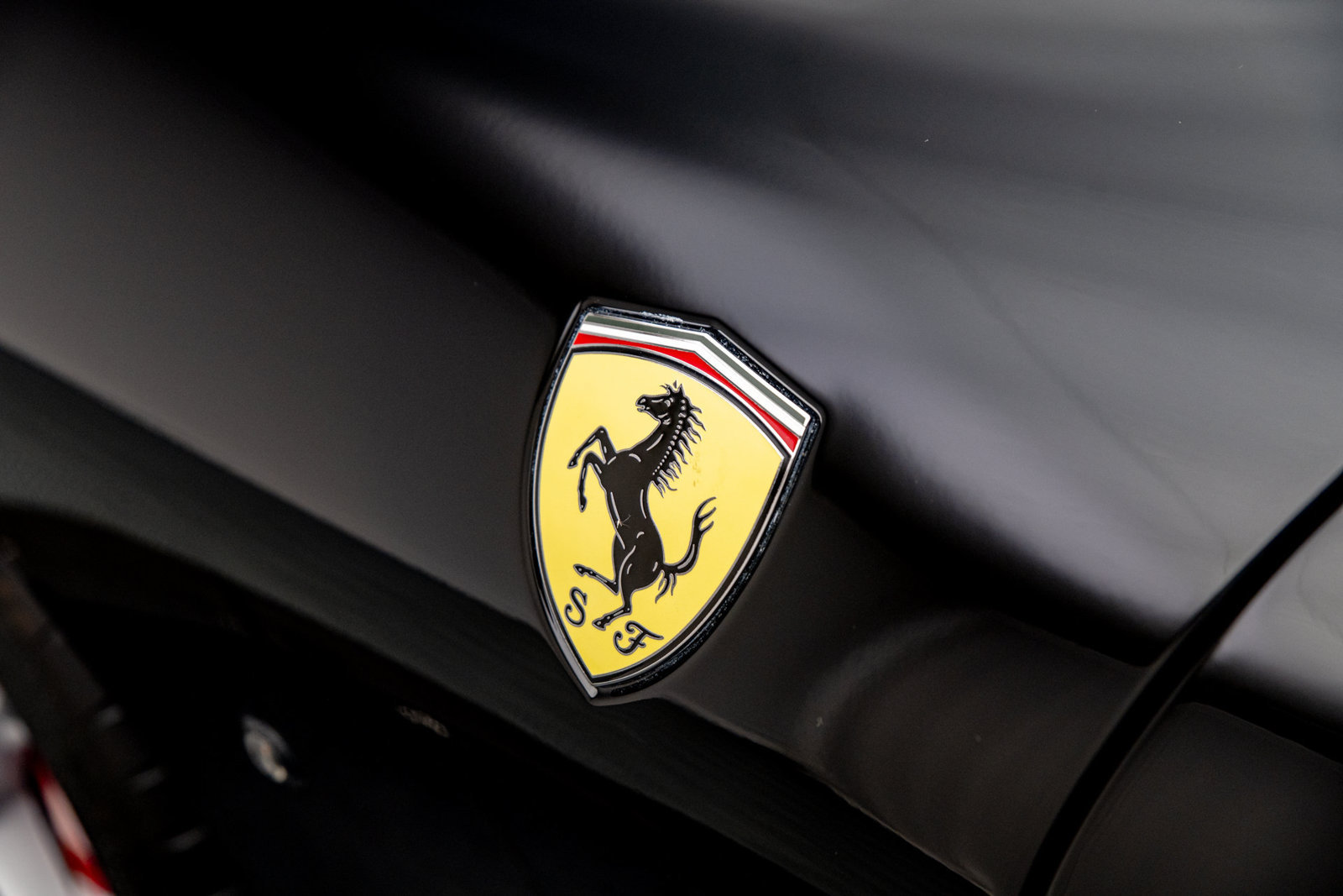 Used 2024 Ferrari Roma Spider RWD image 45