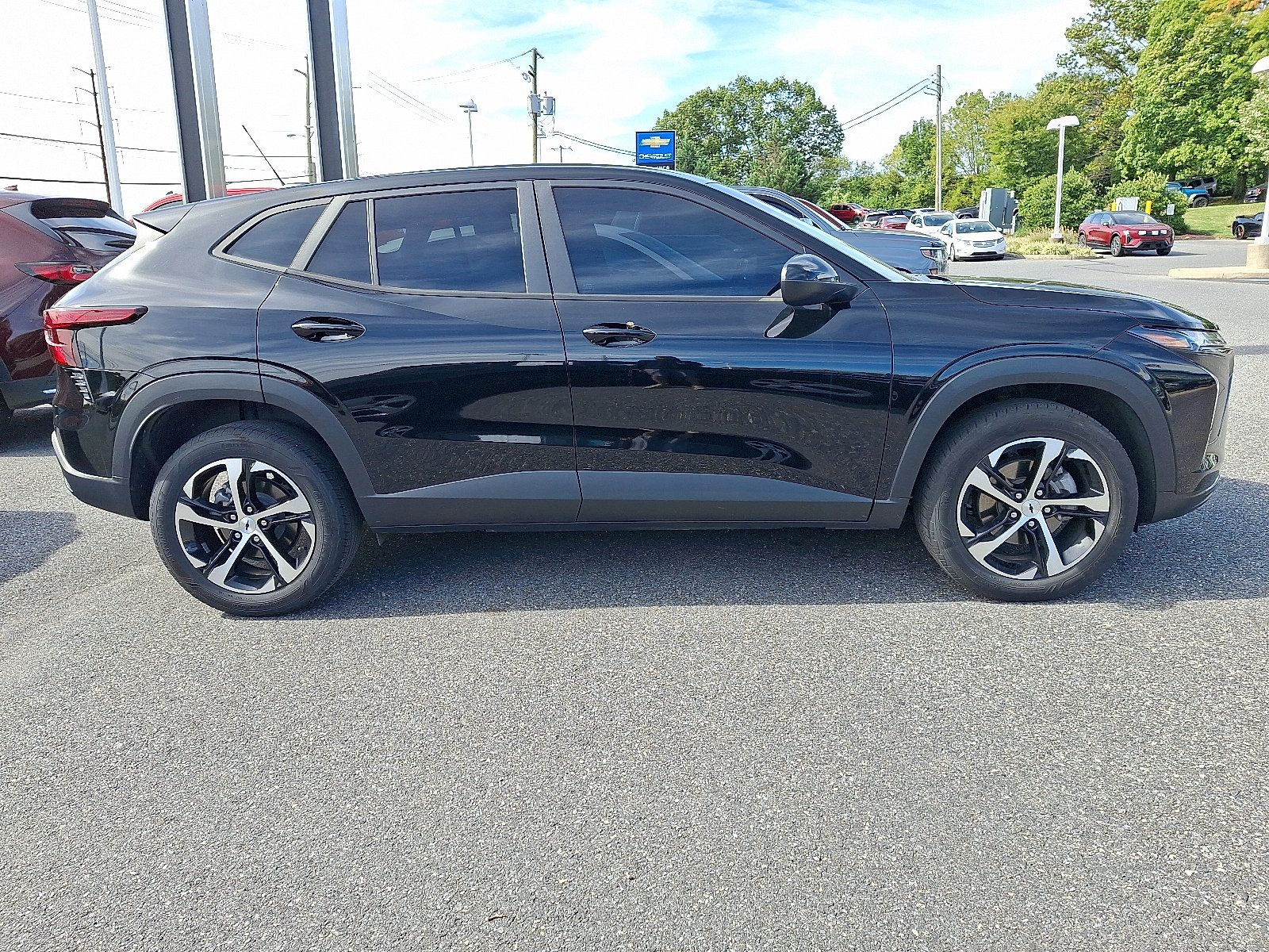 Used 2024 Chevrolet Trax RS FWD image 7