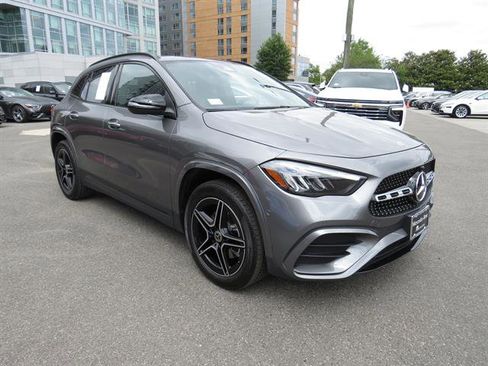 Used 2025 Mercedes-Benz GLA 250 4MATIC image 5