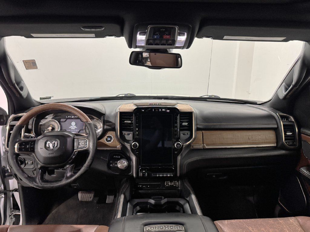 Used 2019 RAM 1500 Limited AWD/4WD image 2