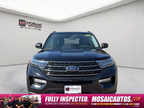 Used 2023 Ford Explorer XLT w/ Equipment Group 202A AWD/4WD image 2