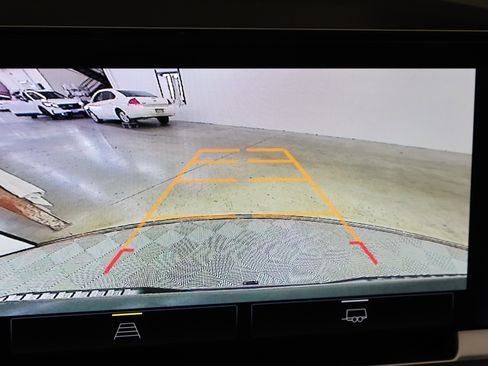 Used 2025 Chevrolet Silverado 1500 LT image 30