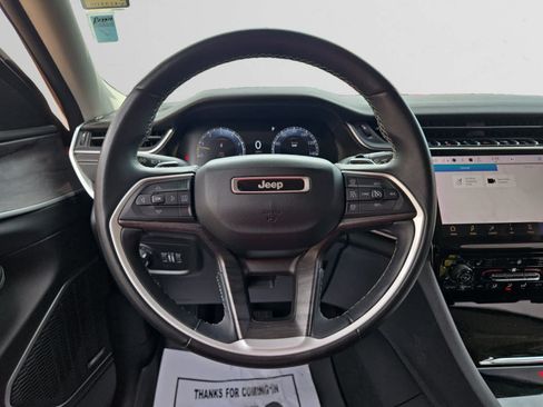 Used 2022 Jeep Grand Cherokee L Limited w/ Black Appearance Package RWD image 12