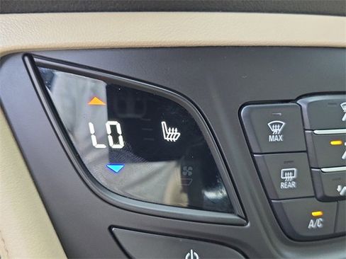 Used 2019 Buick Envision Essence image 22