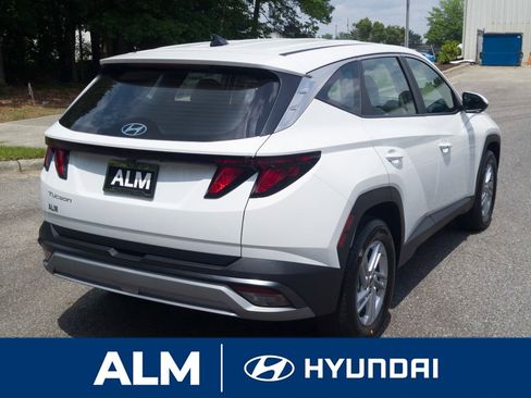 New 2025 Hyundai Tucson SE image 5