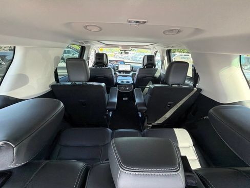New 2027 Ford Expedition Max Platinum w/ Driver's Package AWD/4WD image 10