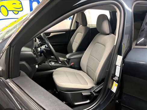 Used 2022 Ford Escape SE w/ Cold Weather Package image 10