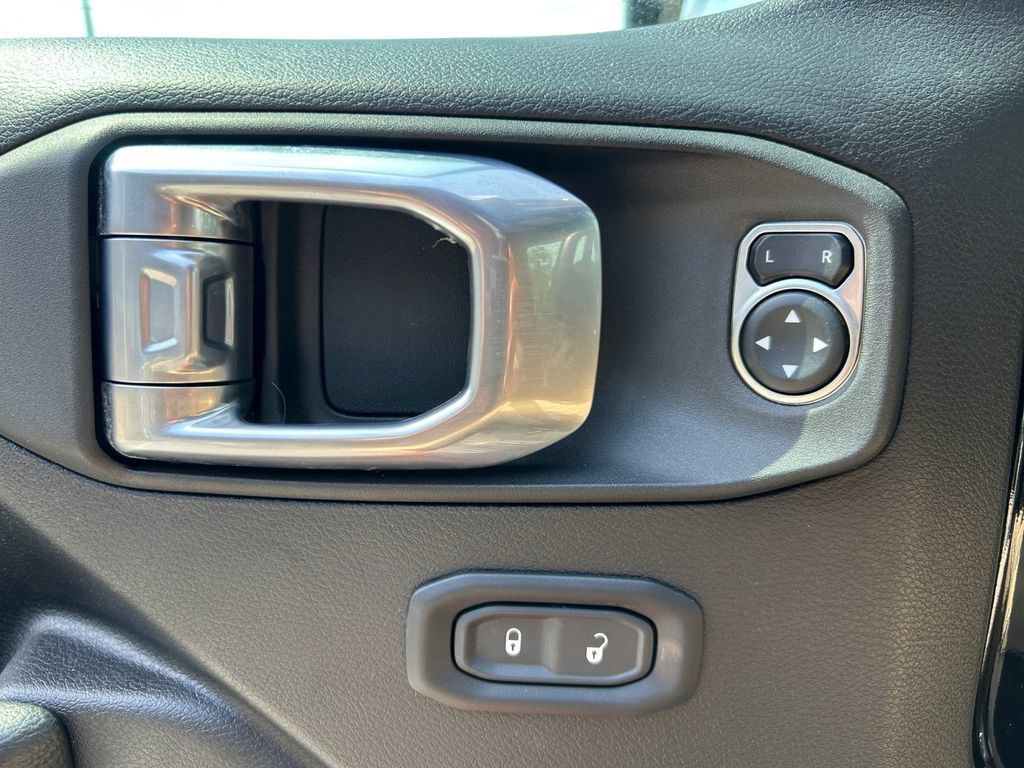 Used 2023 Jeep Wrangler Unlimited Sport AWD/4WD image 19
