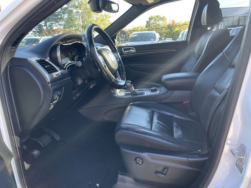 Certified 2021 Jeep Grand Cherokee Limited w/ Luxury Group II image 40