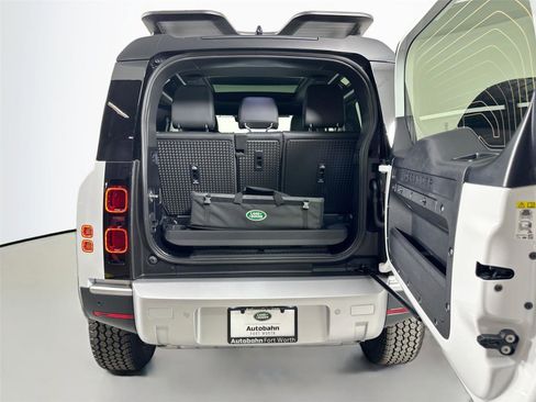 Certified 2025 Land Rover Defender 90 S AWD/4WD image 19