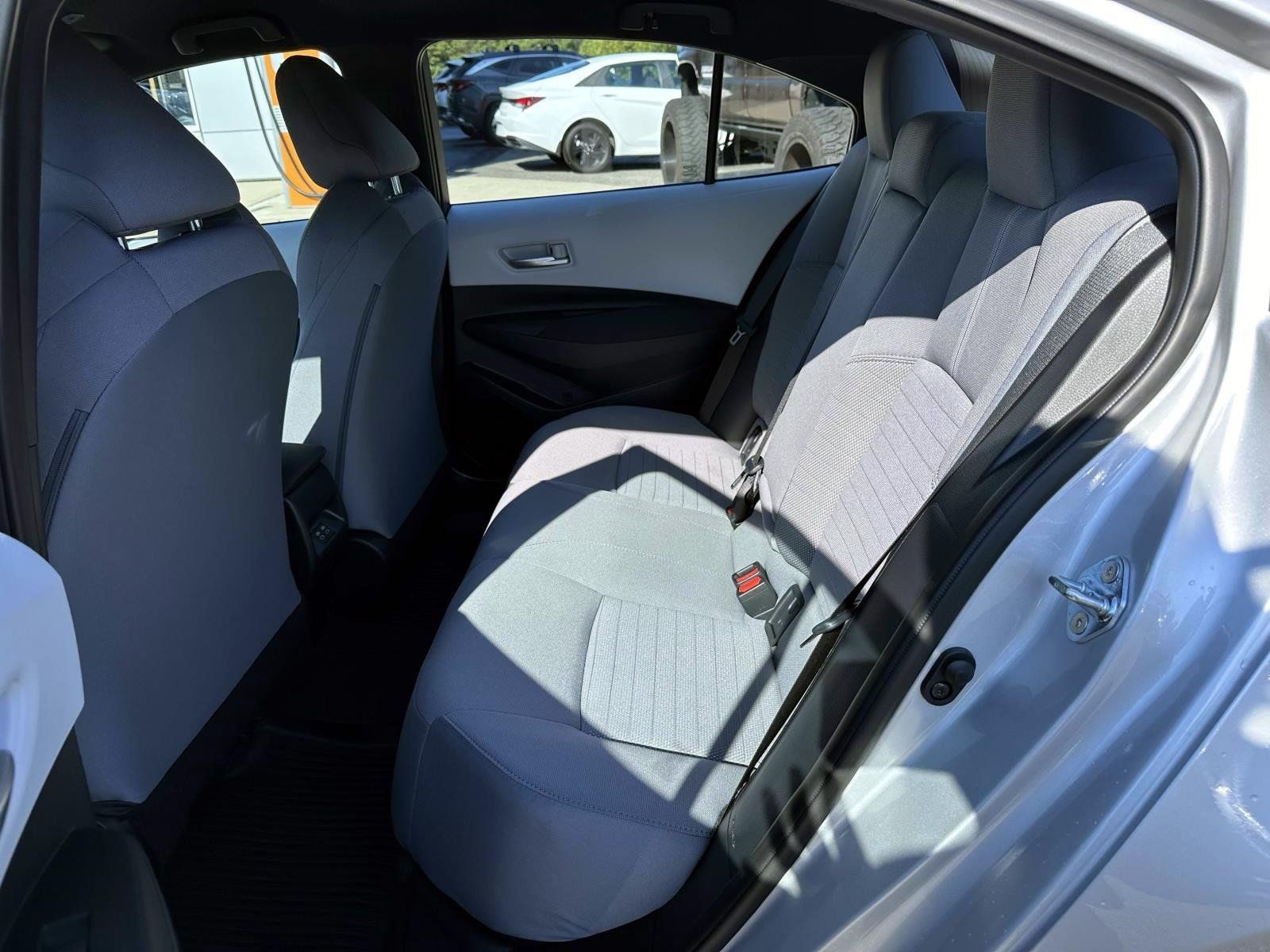 Used 2026 Toyota Corolla SE FWD image 12