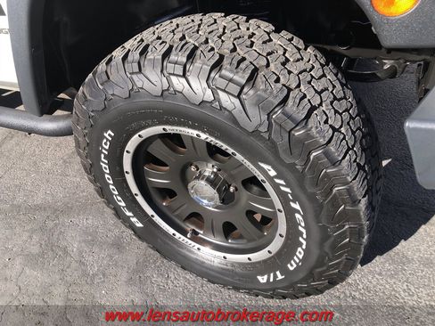 Used 2009 Jeep Wrangler X image 22