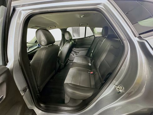 Used 2024 Chevrolet Trax LT FWD image 26